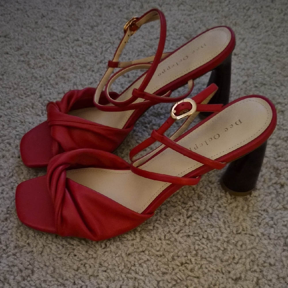 Dee Ocleppo Red Knotted Heels - Picture 7 of 8